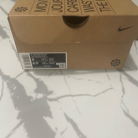 New Woman Air Max Bliss  Size 8 - Picture 4 of 8